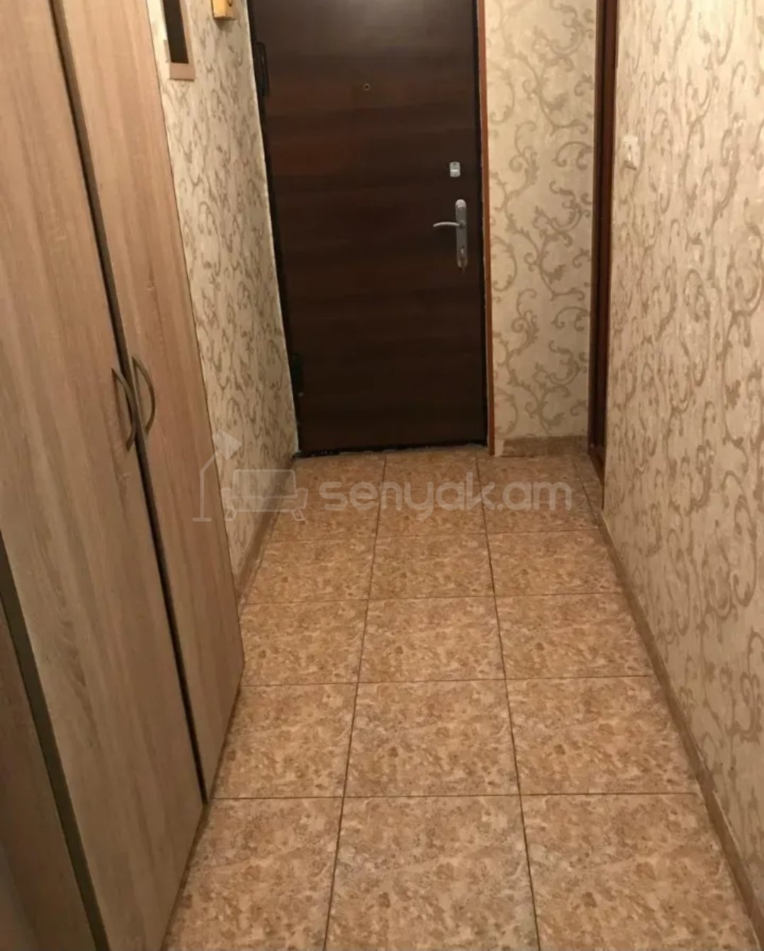3 Սենյականոց Բնակարան Քարե Շենքում, 65քմ, 2/5 հարկ, Նորմալ Վիճակում, Կահավորված, Արևկող