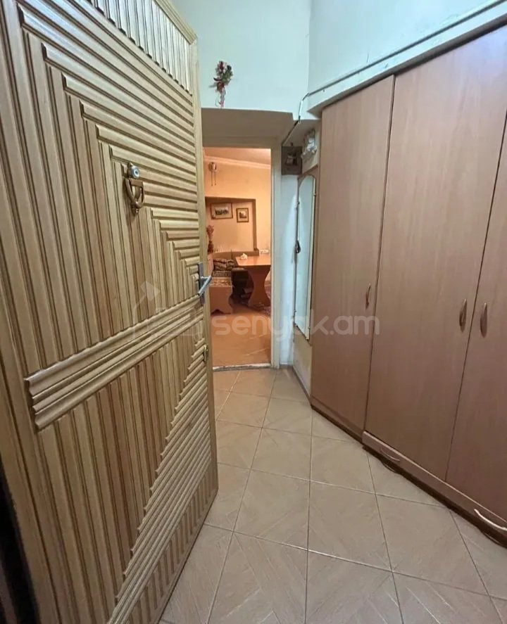 3 Սենյականոց Բնակարան, 90քմ, 2/16 հարկ, Պետական Վիճակում