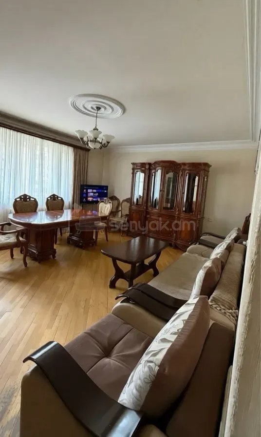 3 Սենյականոց Բնակարան, 80քմ, 6/9 հարկ, Նորմալ Վիճակում, Կահավորված