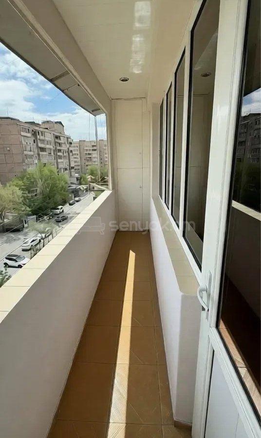 3 Սենյականոց Բնակարան, 80քմ, 6/9 հարկ, Նորմալ Վիճակում, Կահավորված