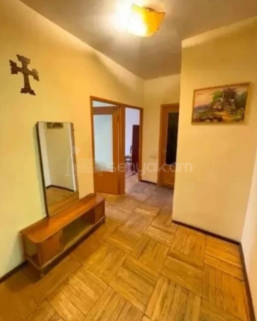 3 Սենյականոց Բնակարան, 74քմ, 2/9 հարկ, Պետական Վիճակում, Կահավորված, Արևկող
