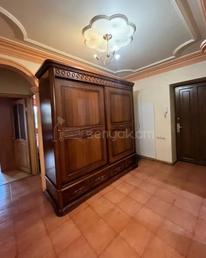 3 Սենյականոց Բնակարան Քարե Շենքում, 76քմ, 3/5 հարկ, Դիզայներական Վերանորոգված, Կահավորված