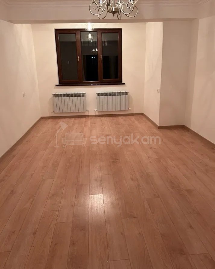 3 Սենյականոց Բնակարան Քարե Շենքում, 65քմ, 3/5 հարկ, Կապիտալ Վերանորոգված, Մասամբ Կահավորված
