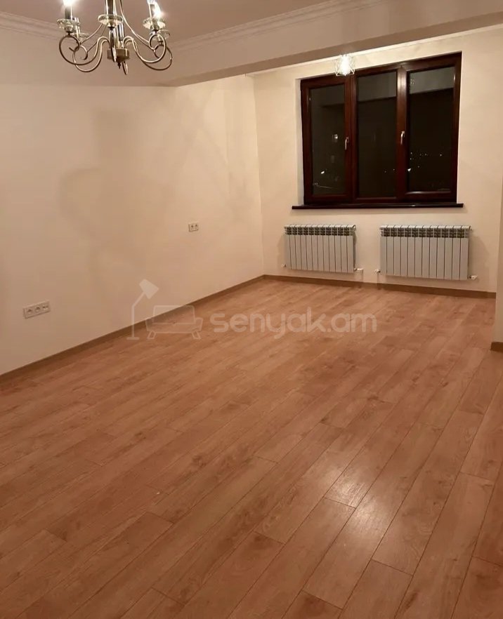 3 Սենյականոց Բնակարան Քարե Շենքում, 65քմ, 3/5 հարկ, Կապիտալ Վերանորոգված, Մասամբ Կահավորված