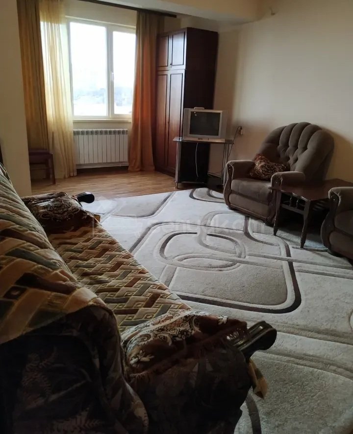 2 Սենյականոց Բնակարան Քարե Շենքում, 52քմ, 5/5 հարկ, Կապիտալ Վերանորոգված, Մասամբ Կահավորված