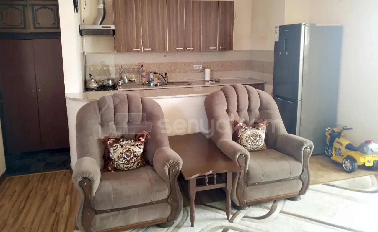 2 Սենյականոց Բնակարան Քարե Շենքում, 52քմ, 5/5 հարկ, Կապիտալ Վերանորոգված, Մասամբ Կահավորված