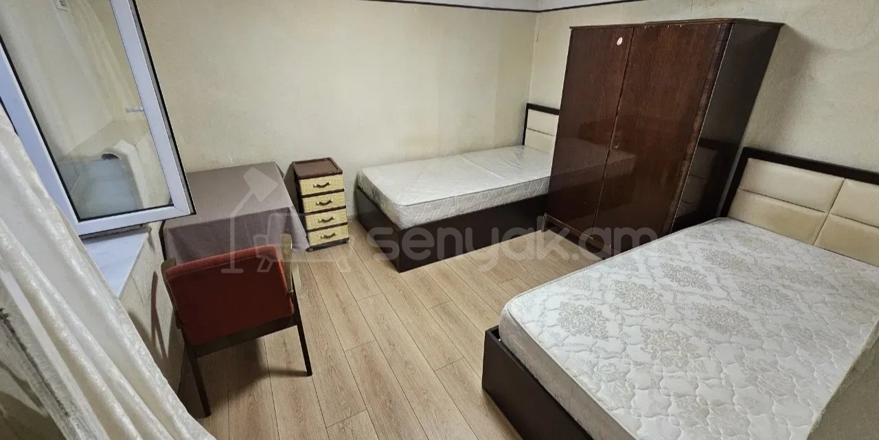 2 Սենյականոց Բնակարան Քարե Շենքում, 45քմ, 1/1 հարկ, Նորմալ Վիճակում, Կահավորված