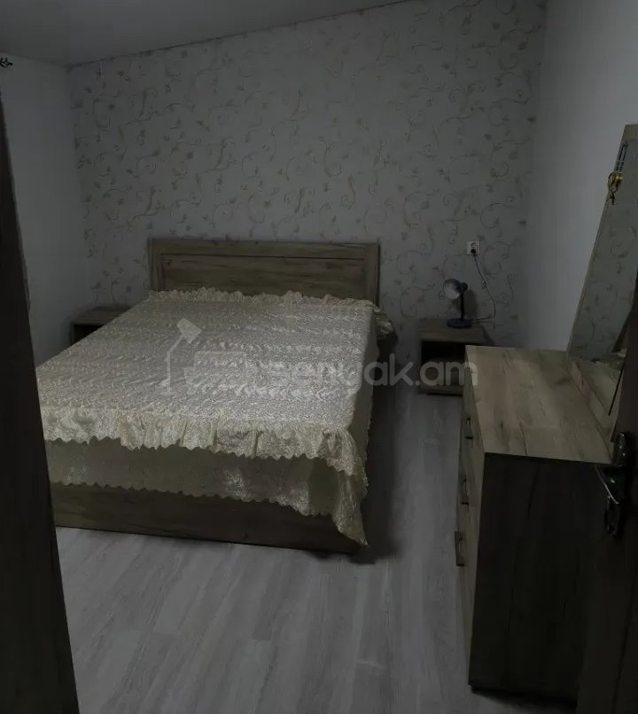 2 Սենյականոց Բնակարան Քարե Շենքում, 58քմ, 1/1 հարկ, Նորմալ Վիճակում, Կահավորված