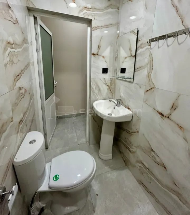 1 Սենյականոց Բնակարան Քարե Շենքում, 54քմ, 1/1 հարկ, Կապիտալ Վերանորոգված, Կահավորված