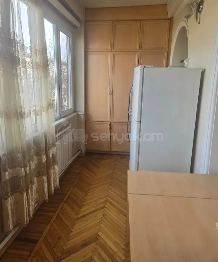 3 Սենյականոց Բնակարան, 78քմ, 3/5 հարկ, Նորմալ Վիճակում, Կահավորված, Արևկող
