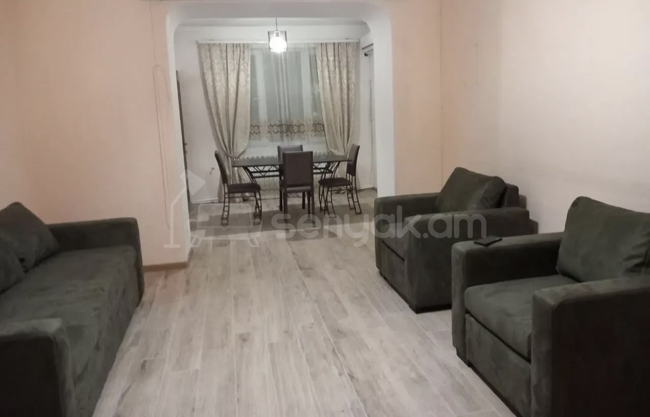 3 Սենյականոց Բնակարան Քարե Շենքում, 68քմ, 3/9 հարկ, Նորմալ Վիճակում, Կահավորված