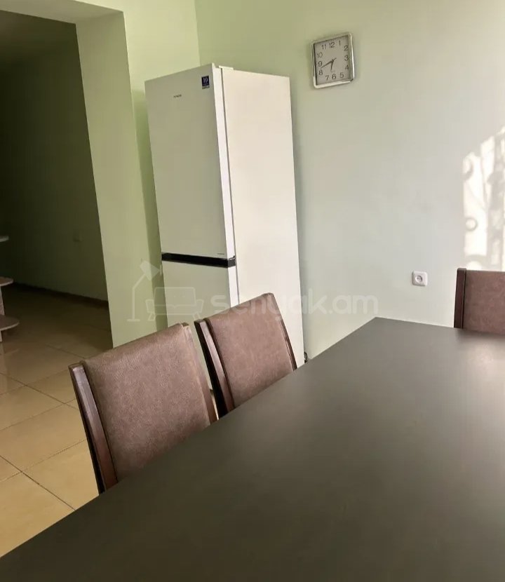 3 Սենյականոց Բնակարան Քարե Շենքում, 68քմ, 3/9 հարկ, Նորմալ Վիճակում, Կահավորված