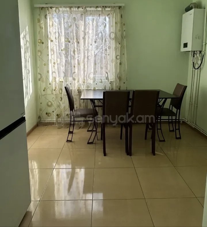 3 Սենյականոց Բնակարան Քարե Շենքում, 68քմ, 3/9 հարկ, Նորմալ Վիճակում, Կահավորված
