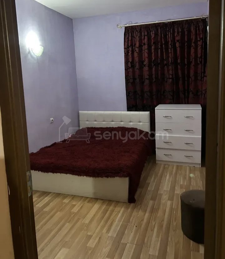 3 Սենյականոց Բնակարան Քարե Շենքում, 77քմ, 5/9 հարկ, Նորմալ Վիճակում, Կահավորված, Արևկող
