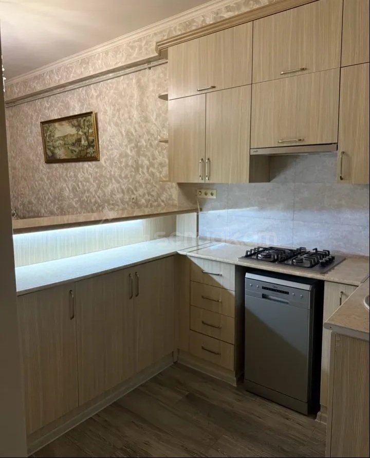 2 Սենյականոց Բնակարան Քարե Շենքում, 37քմ, 8/9 հարկ, Կապիտալ Վերանորոգված