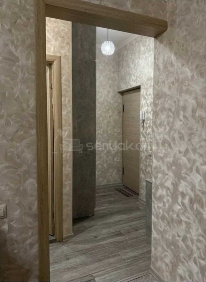 2 Սենյականոց Բնակարան Քարե Շենքում, 37քմ, 8/9 հարկ, Կապիտալ Վերանորոգված