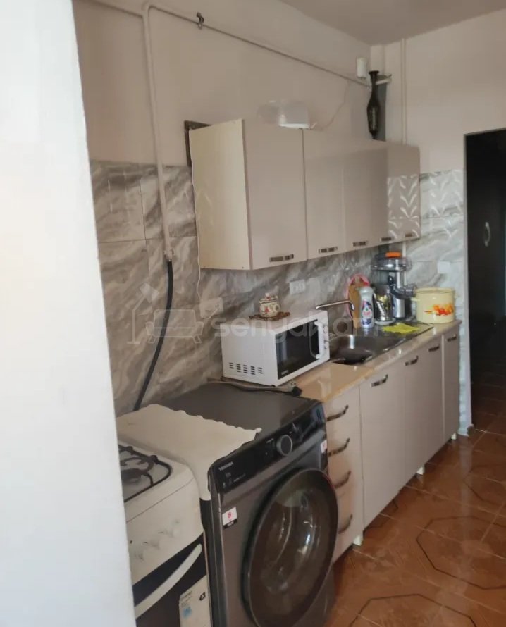 1 Սենյականոց Բնակարան Քարե Շենքում, 48քմ, 3/5 հարկ, Կոսմետիկ Վերանորոգված