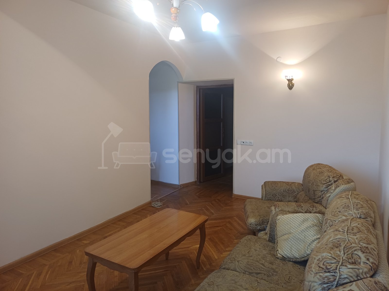 2 Սենյականոց Բնակարան Քարե Շենքում, 59քմ, 2/4 հարկ, Կոսմետիկ Վերանորոգված, Մասամբ Կահավորված, Արևկող