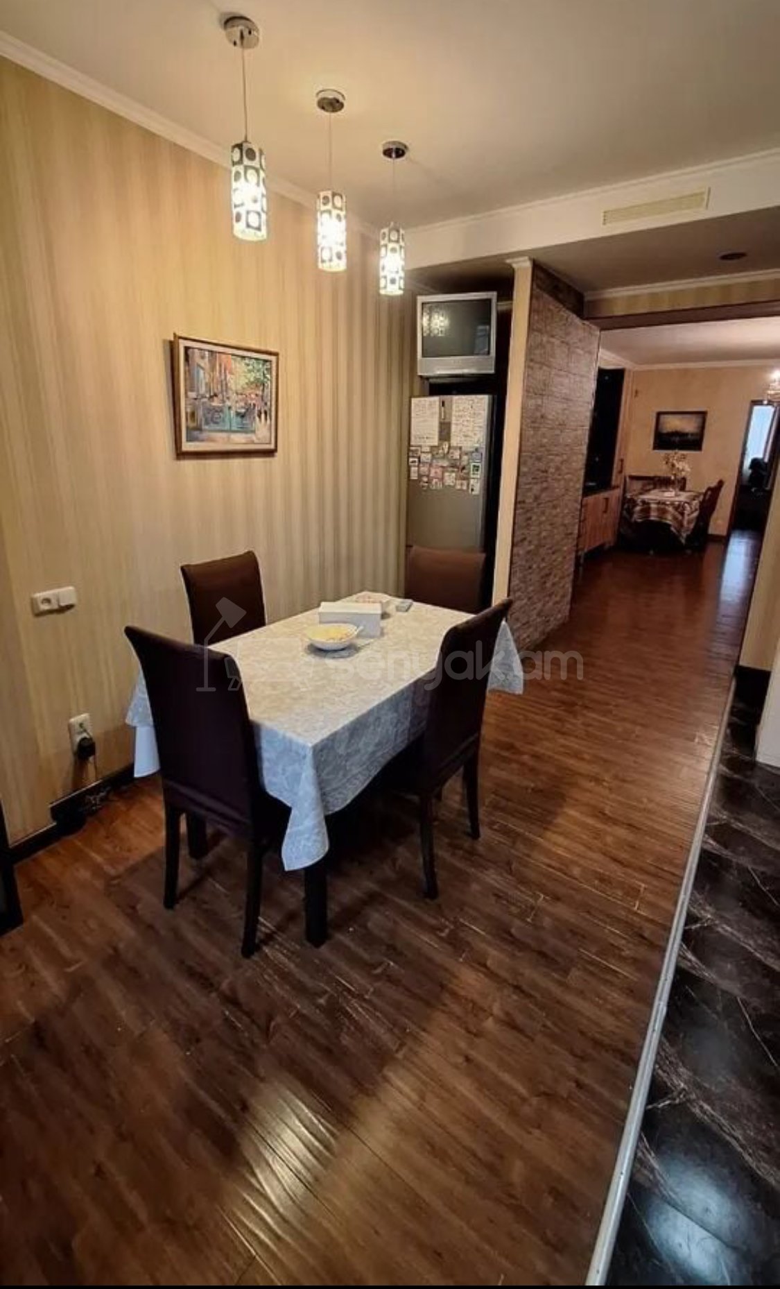 4 Սենյականոց Բնակարան Քարե Շենքում, 96քմ, 2/5 հարկ, Դիզայներական Վերանորոգված