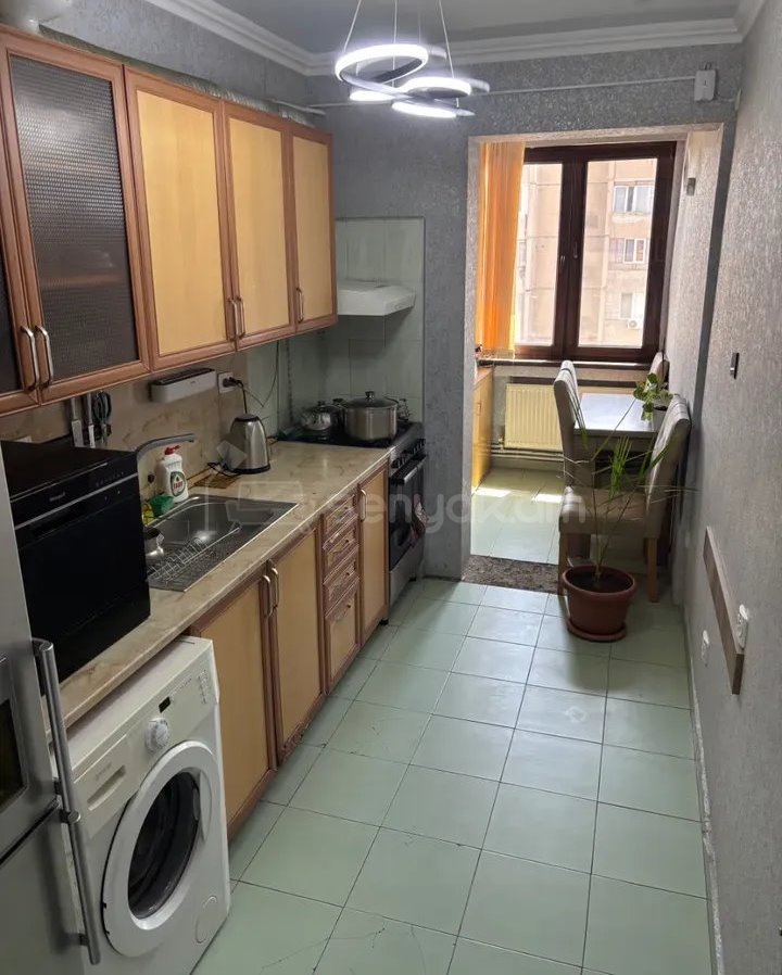 3 Սենյականոց Բնակարան, 82քմ, 8/9 հարկ, Կապիտալ Վերանորոգված