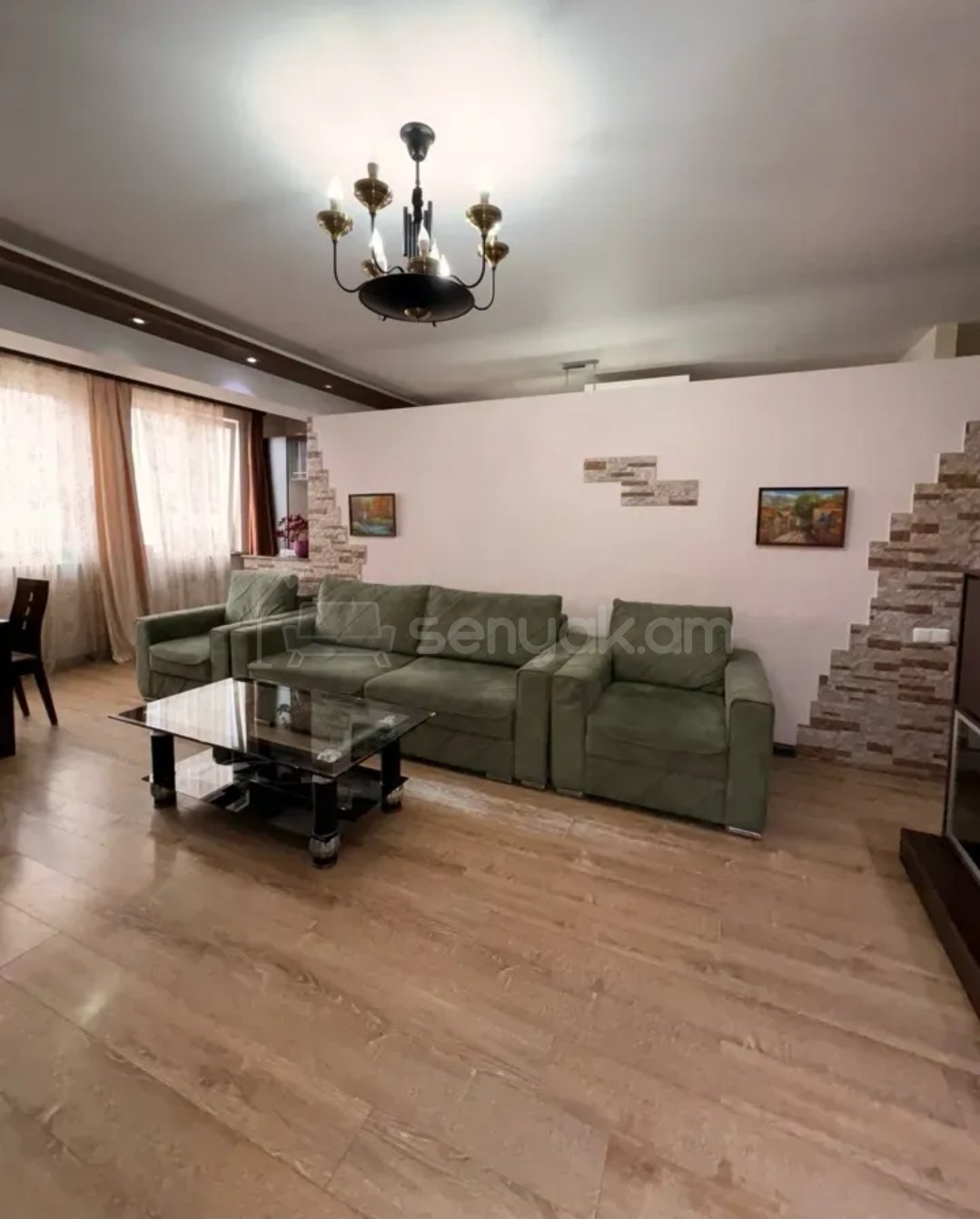 5 Սենյականոց Բնակարան Քարե Շենքում, 142քմ, 5/5 հարկ, Դիզայներական Վերանորոգված