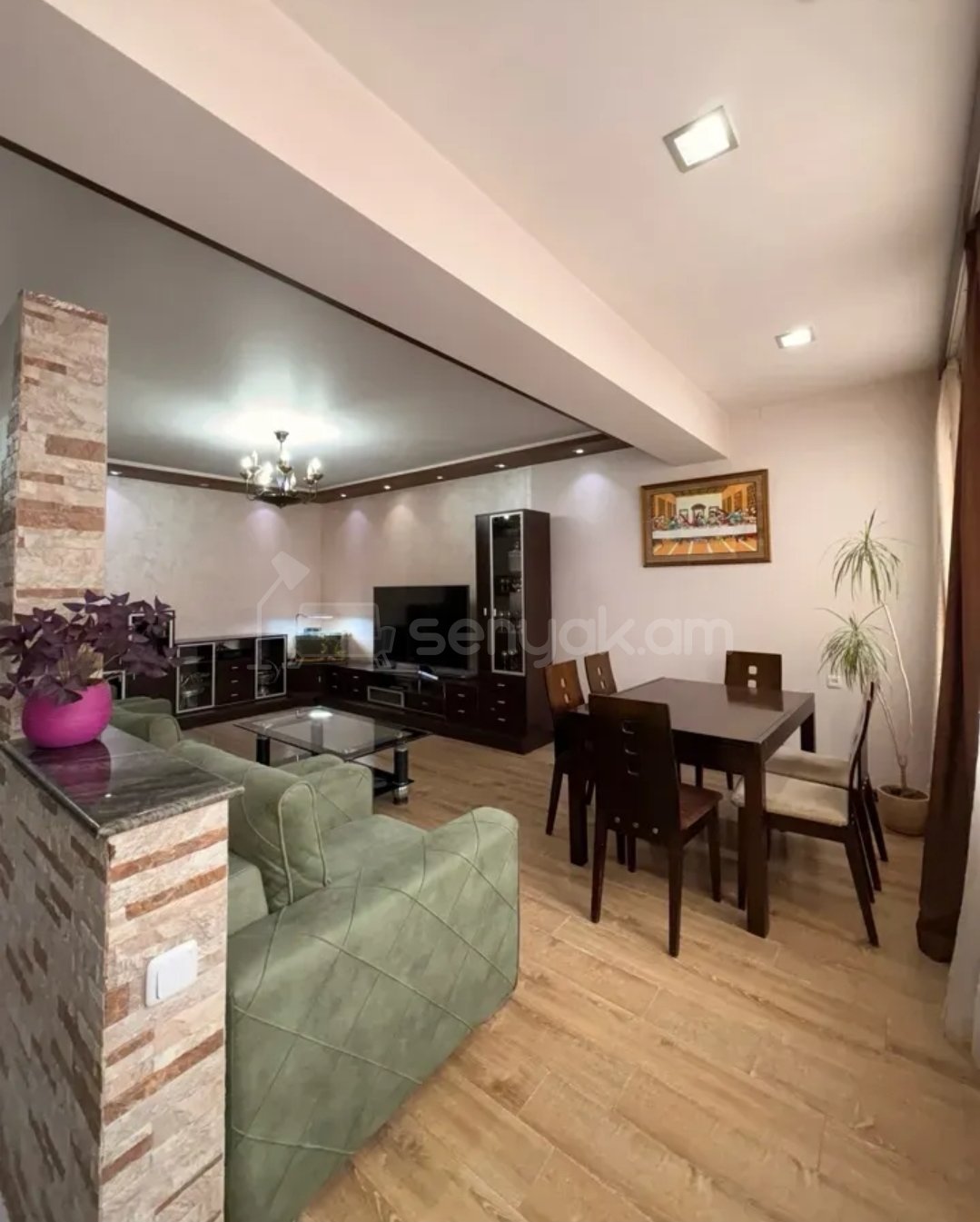 5 Սենյականոց Բնակարան Քարե Շենքում, 142քմ, 5/5 հարկ, Դիզայներական Վերանորոգված