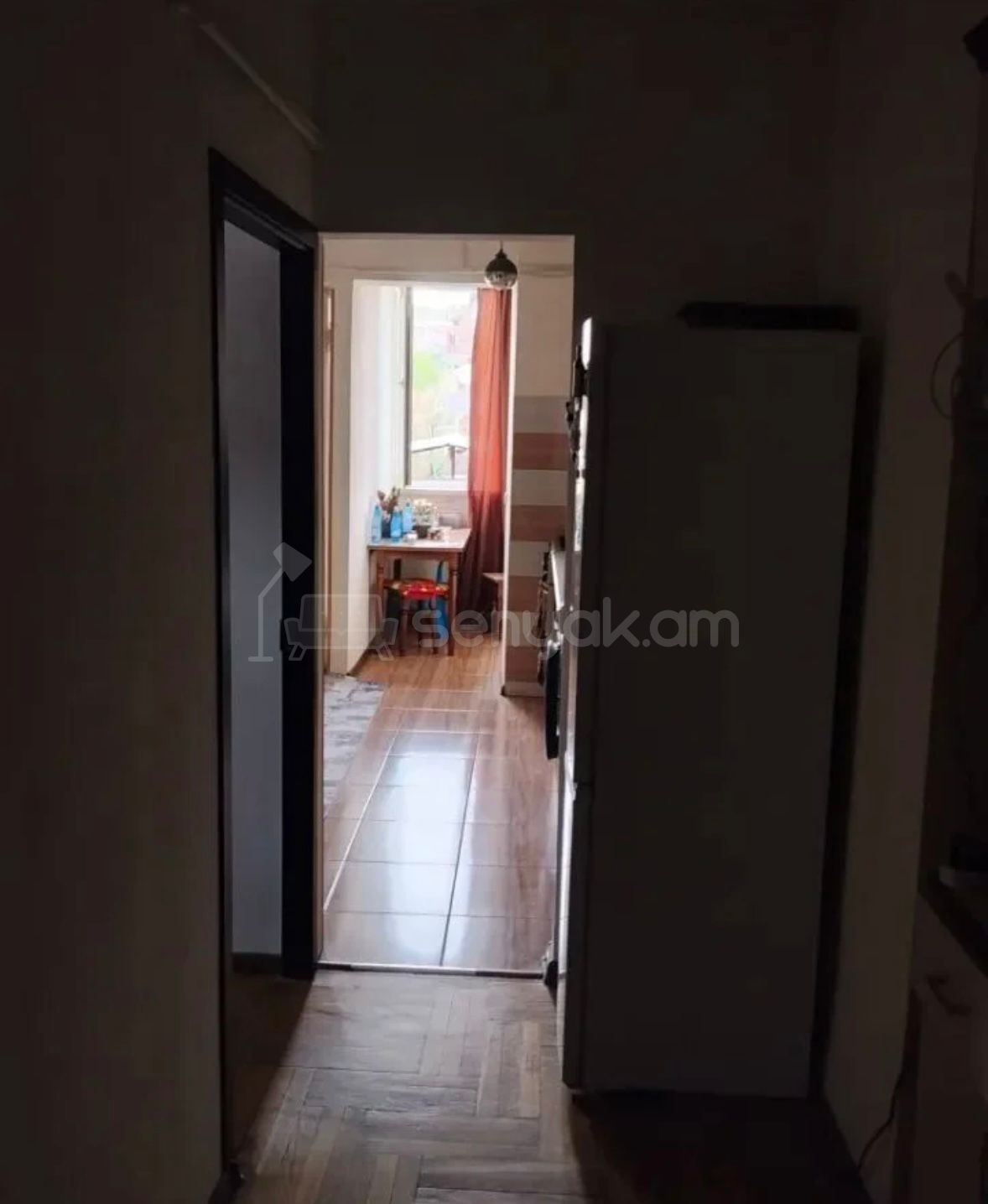 2 Սենյականոց Բնակարան Քարե Շենքում, 52քմ, 4/5 հարկ, Նորմալ Վիճակում