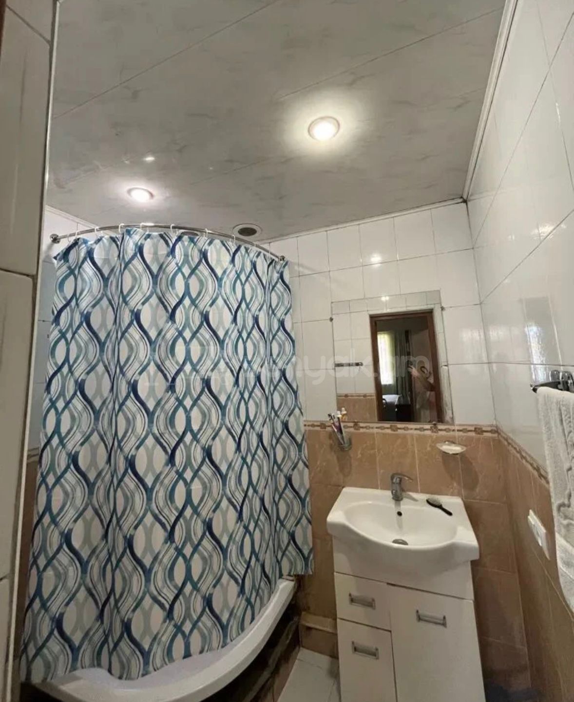 3 Սենյականոց Բնակարան Քարե Շենքում, 108քմ, 5/5 հարկ, Կապիտալ Վերանորոգված