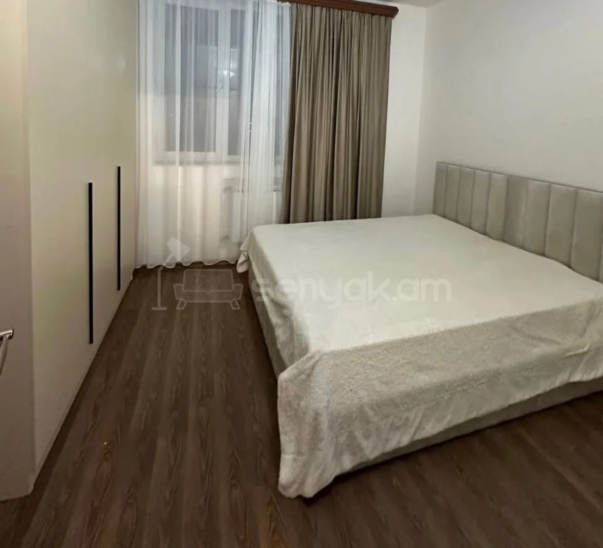 3 Սենյականոց Բնակարան Քարե Շենքում, 108քմ, 5/5 հարկ, Կապիտալ Վերանորոգված