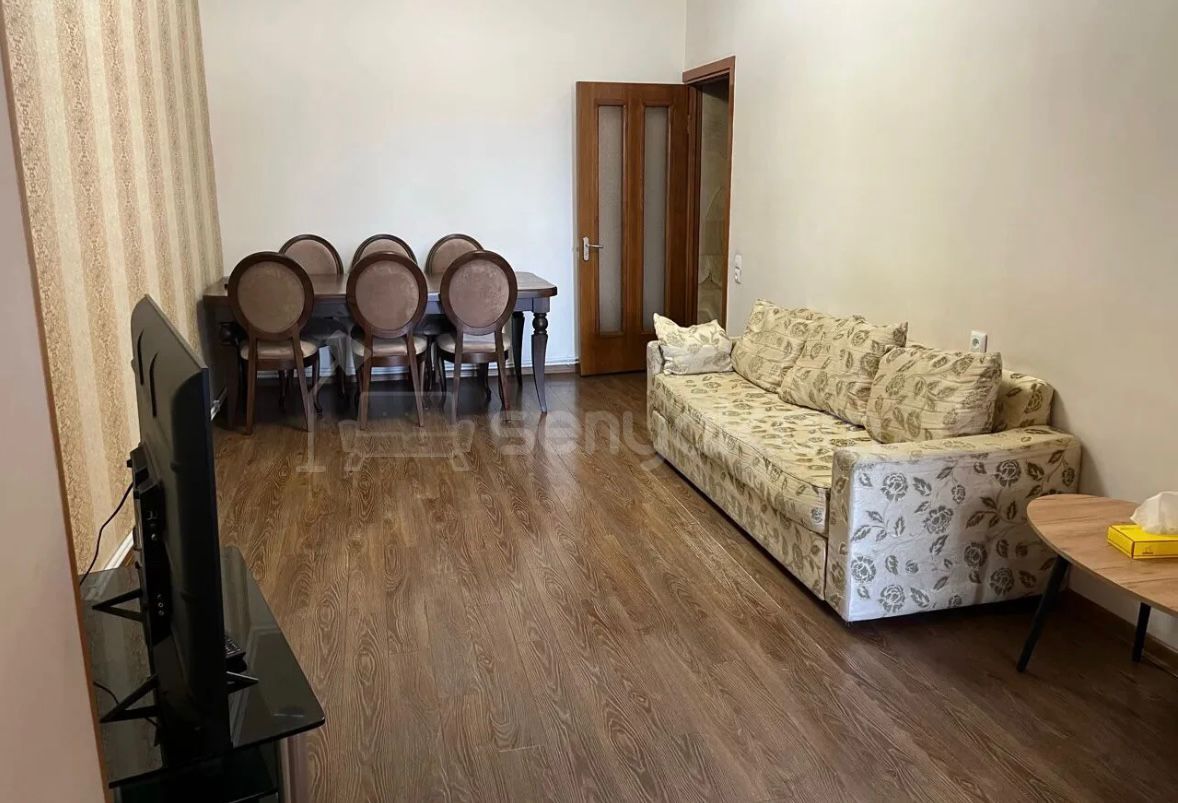 3 Սենյականոց Բնակարան Քարե Շենքում, 108քմ, 5/5 հարկ, Կապիտալ Վերանորոգված