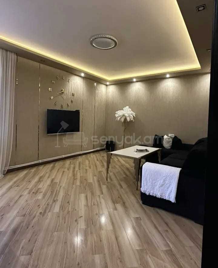 3 Սենյականոց Բնակարան, 67քմ, 2/9 հարկ, Դիզայներական Վերանորոգված