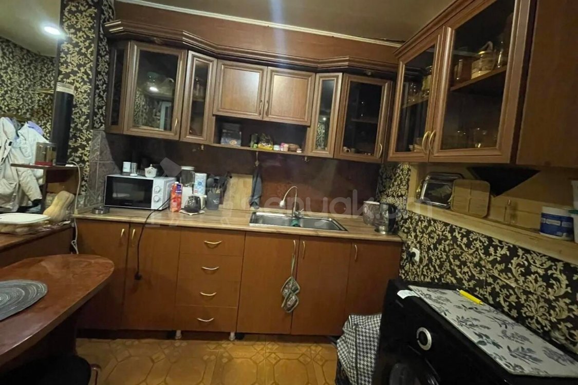 2 Սենյականոց Բնակարան Քարե Շենքում, 45քմ, 1/5 հարկ, Կապիտալ Վերանորոգված