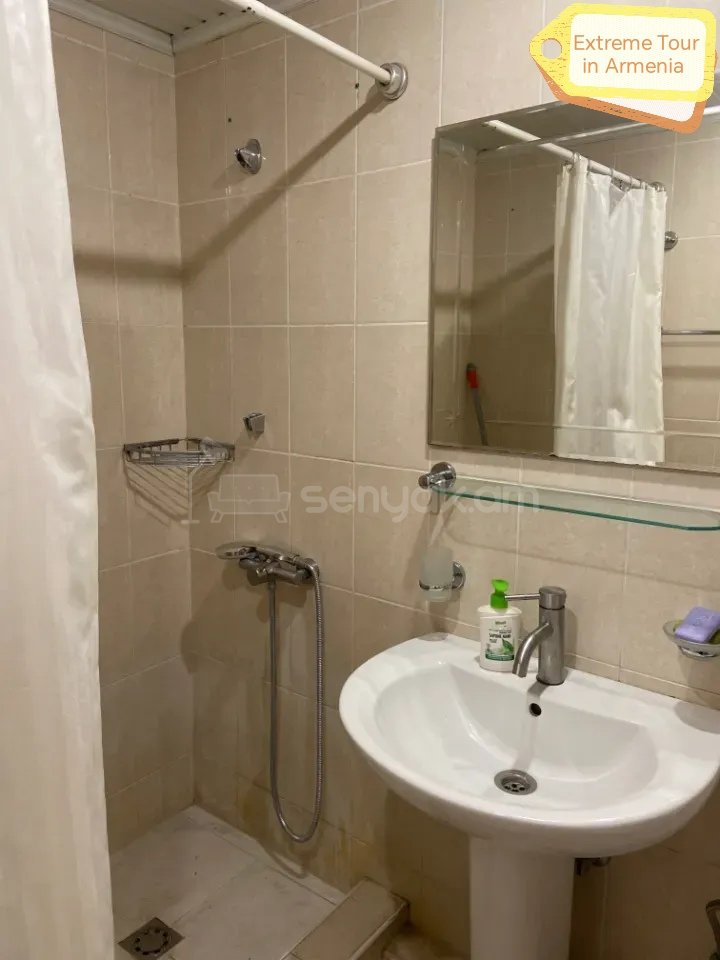2 Սենյականոց Բնակարան Քարե Շենքում, 54քմ, 2/5 հարկ, Նորմալ Վիճակում, Կահավորված