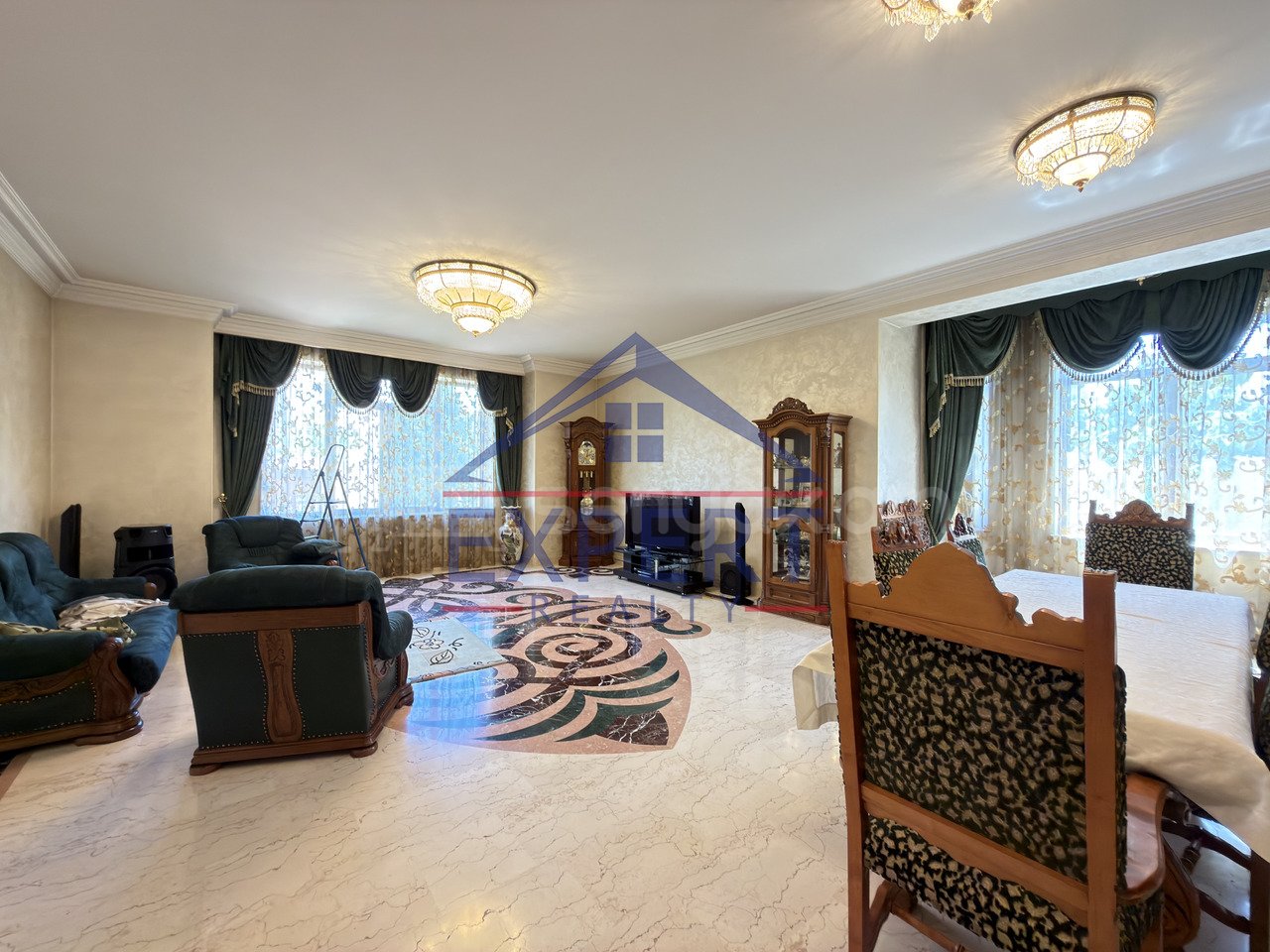 5 Սենյականոց Շքեղ Առանձնատուն, 493քմ, Լողավազանով, Ավտոտնակով