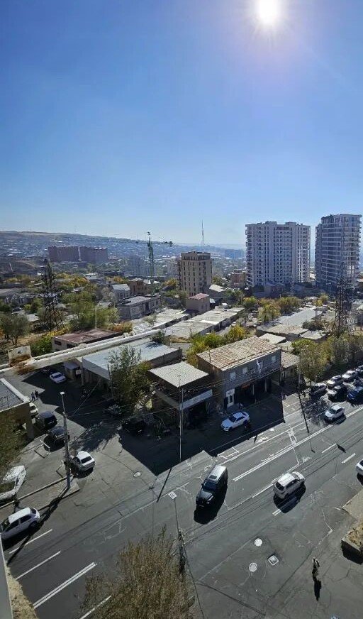 3 Սենյականոց Բնակարան, 98քմ, 9/13 հարկ, Նորմալ Վիճակում