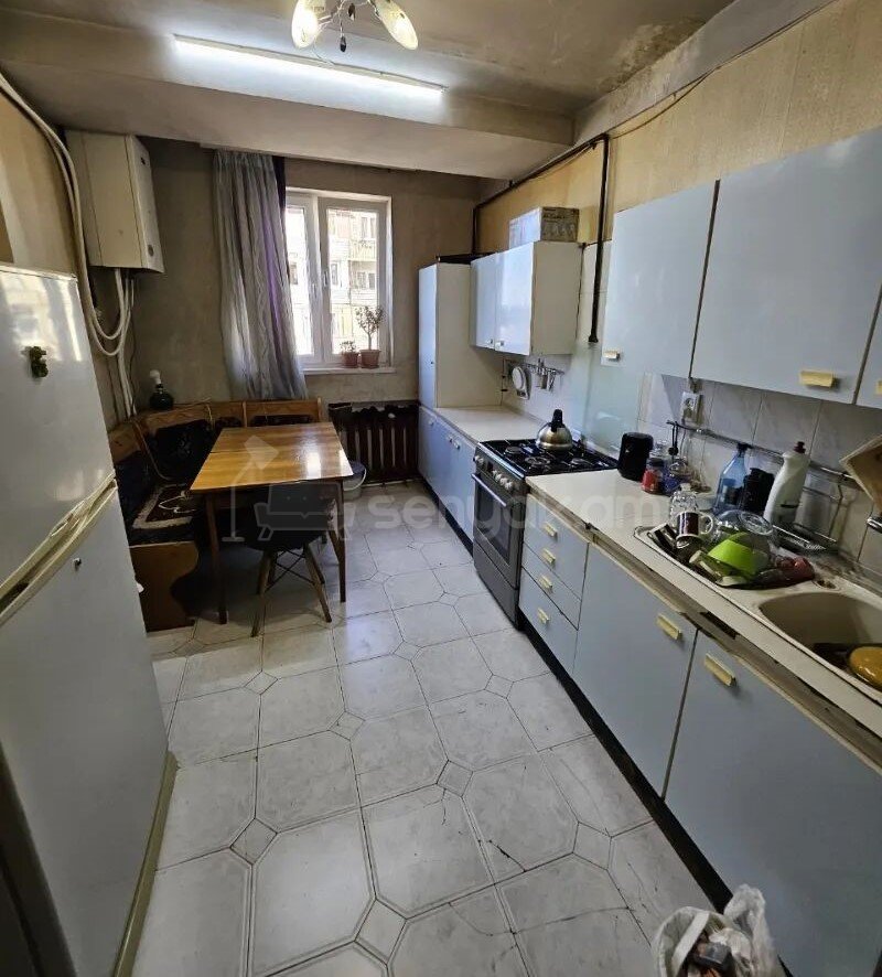 3 Սենյականոց Բնակարան, 98քմ, 9/13 հարկ, Նորմալ Վիճակում
