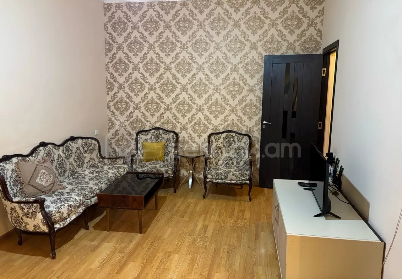 2 Սենյականոց Բնակարան Քարե Շենքում, 65քմ, 1/5 հարկ, Կապիտալ Վերանորոգված