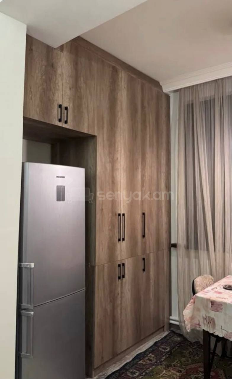 2 Սենյականոց Բնակարան Քարե Շենքում, 70քմ, 5/5 հարկ, Կապիտալ Վերանորոգված, Կահավորված