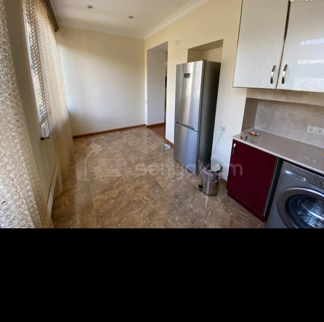3 Սենյականոց Բնակարան Քարե Շենքում, 73քմ, 2/4 հարկ, Դիզայներական Վերանորոգված, Կահավորված, Արևկող