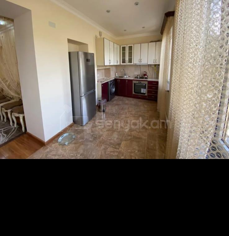 3 Սենյականոց Բնակարան Քարե Շենքում, 73քմ, 2/4 հարկ, Դիզայներական Վերանորոգված, Կահավորված, Արևկող