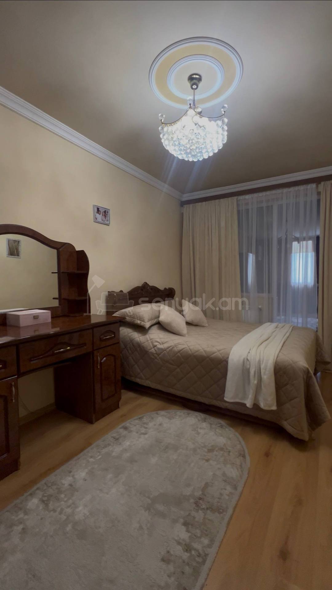 5 Սենյականոց Բնակարան Քարե Շենքում, 105քմ, 4/5 հարկ, Կապիտալ Վերանորոգված