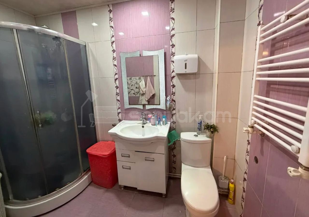 5 Սենյականոց Բնակարան Քարե Շենքում, 111քմ, 1/5 հարկ, Կապիտալ Վերանորոգված