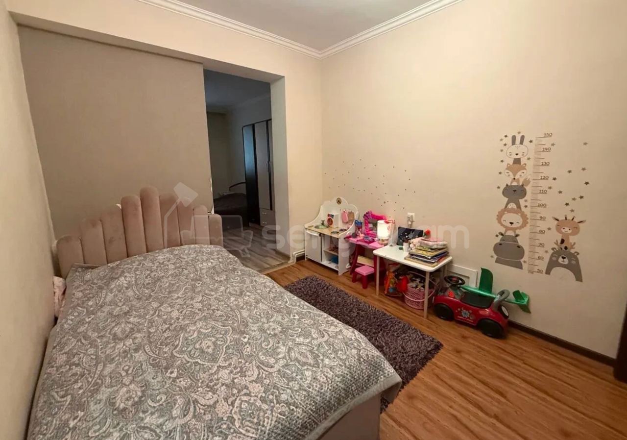 5 Սենյականոց Բնակարան Քարե Շենքում, 111քմ, 1/5 հարկ, Կապիտալ Վերանորոգված