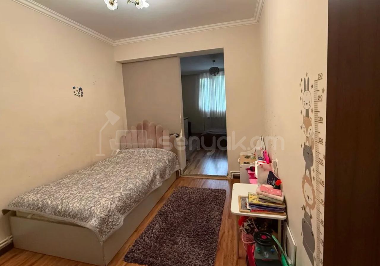 5 Սենյականոց Բնակարան Քարե Շենքում, 111քմ, 1/5 հարկ, Կապիտալ Վերանորոգված