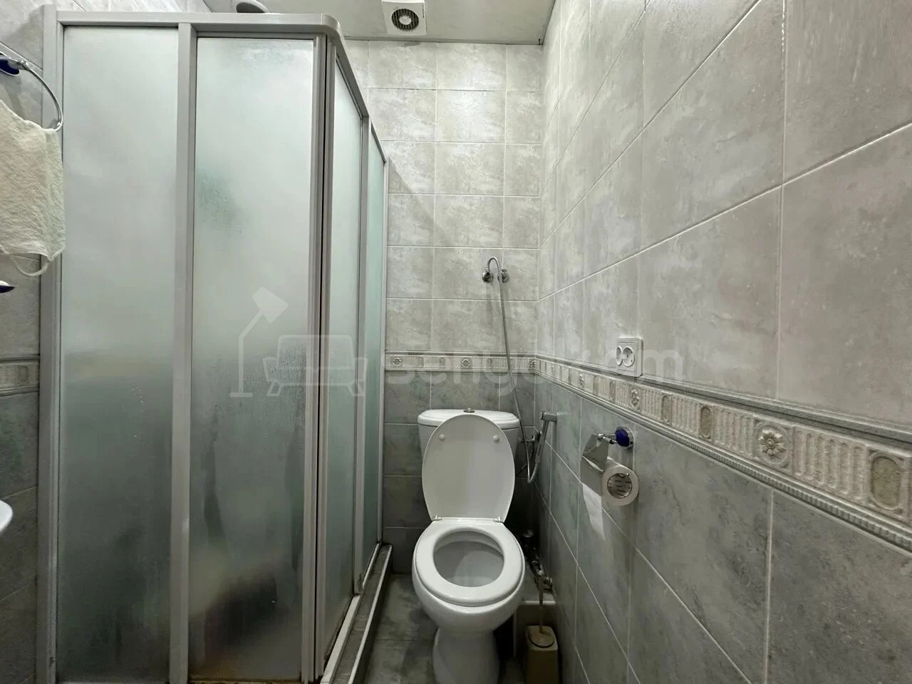 2 Սենյականոց Բնակարան Քարե Շենքում, 36քմ, 5/5 հարկ, Կապիտալ Վերանորոգված