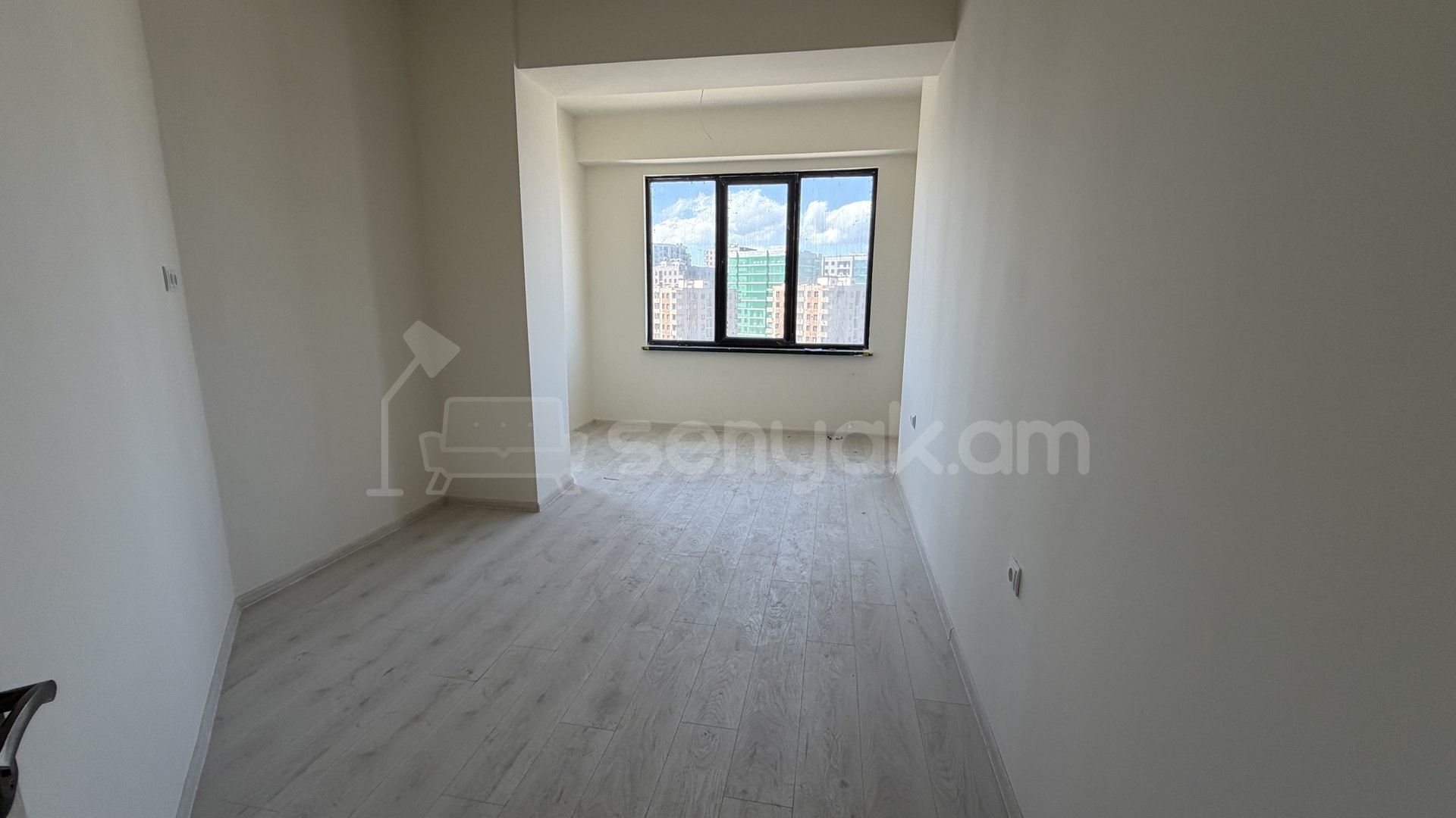 3 Սենյականոց Բնակարան Նորակառույցում, 84քմ, 13/16 հարկ, Կապիտալ Վերանորոգված