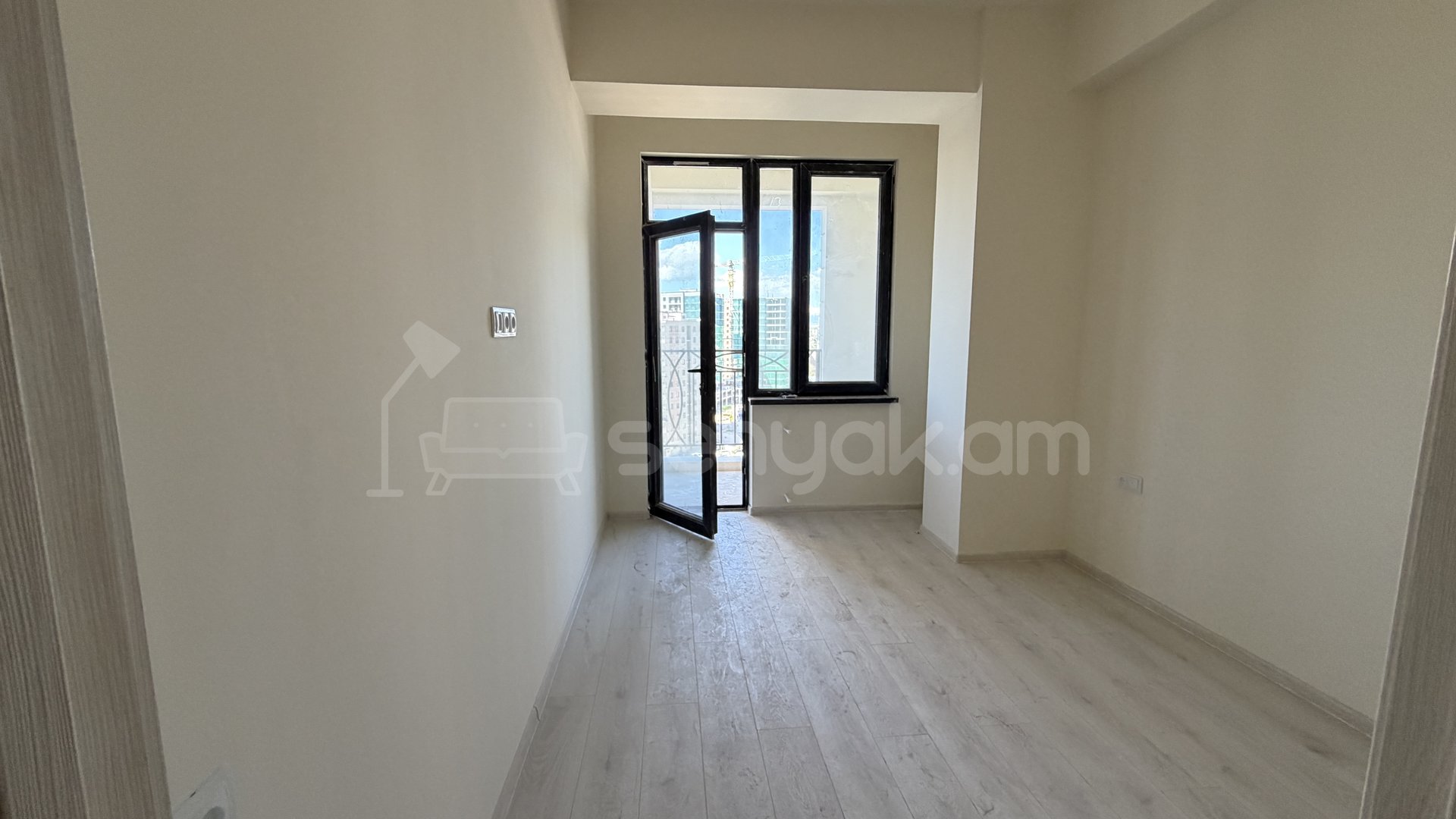 3 Սենյականոց Բնակարան Նորակառույցում, 84քմ, 13/16 հարկ, Կապիտալ Վերանորոգված