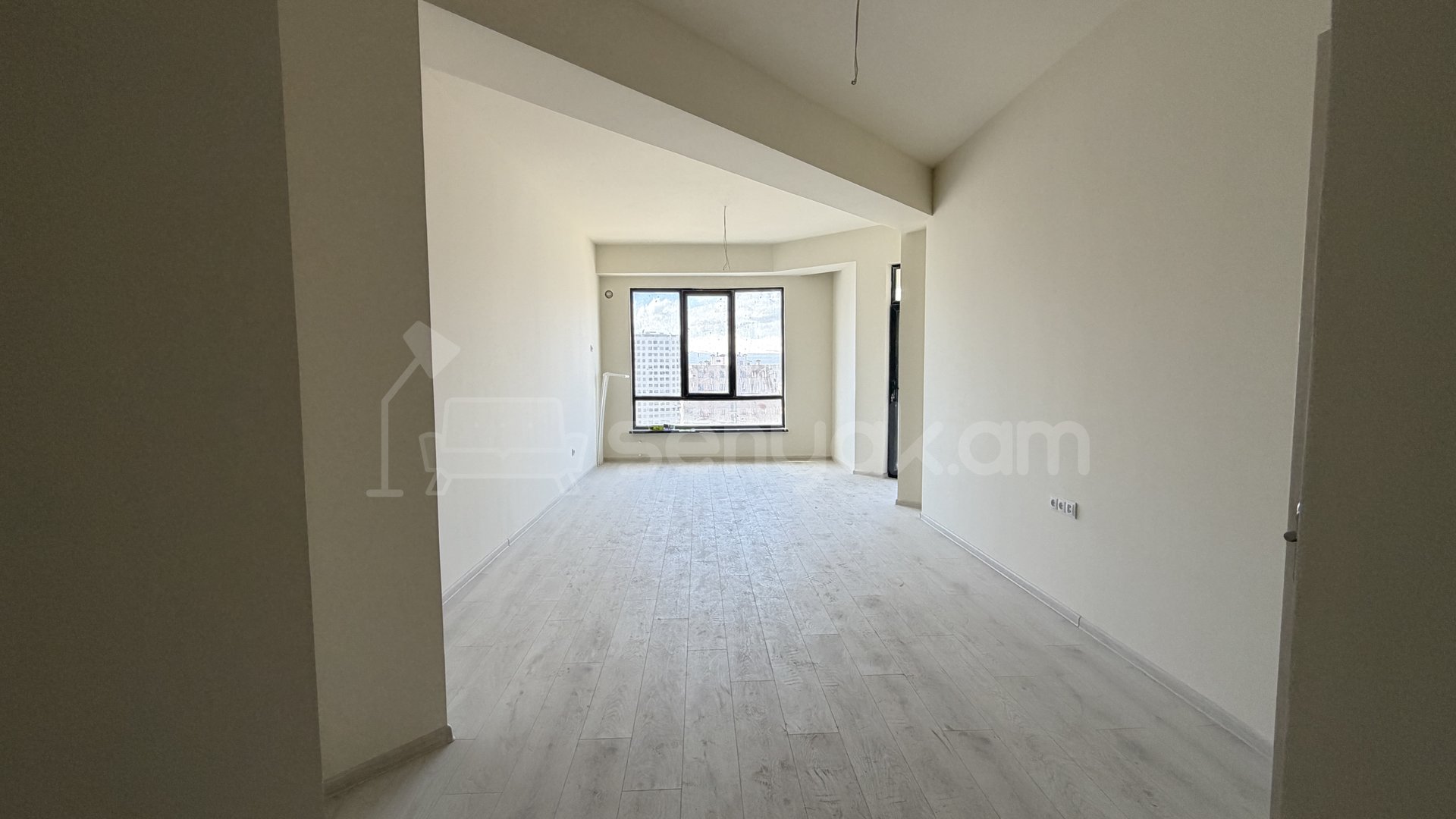 3 Սենյականոց Բնակարան Նորակառույցում, 84քմ, 13/16 հարկ, Կապիտալ Վերանորոգված