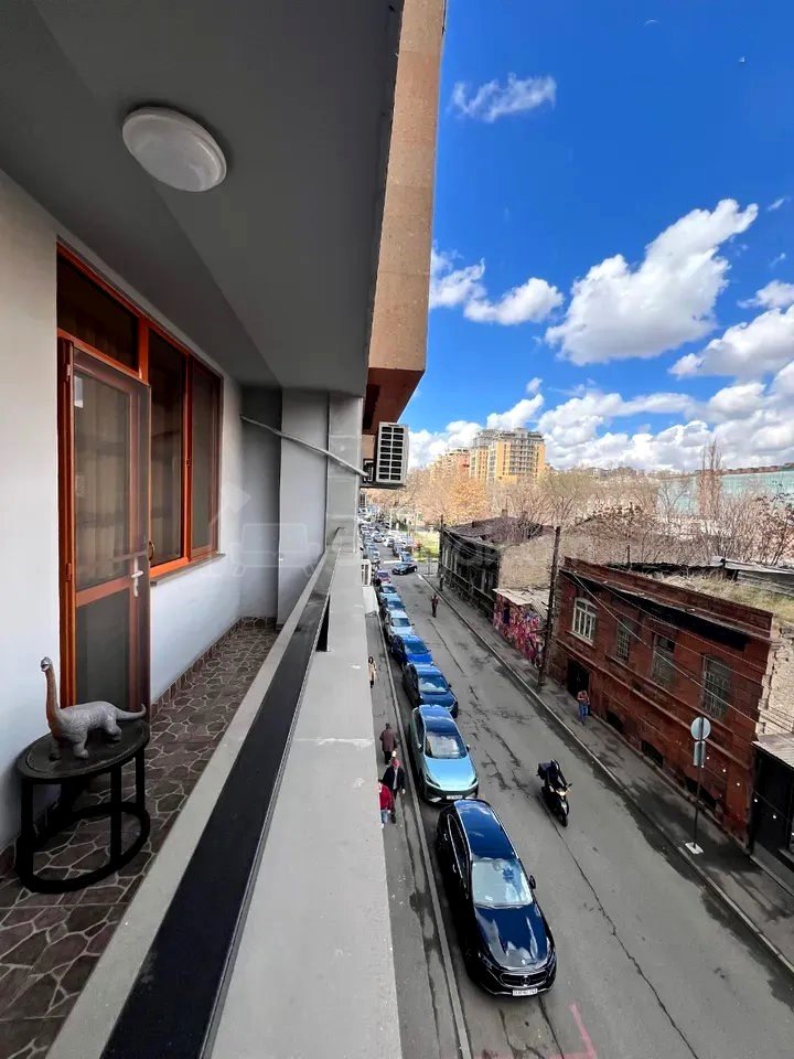 3 Սենյականոց Բնակարան, 115քմ, 3/15 հարկ, Դիզայներական Վերանորոգված