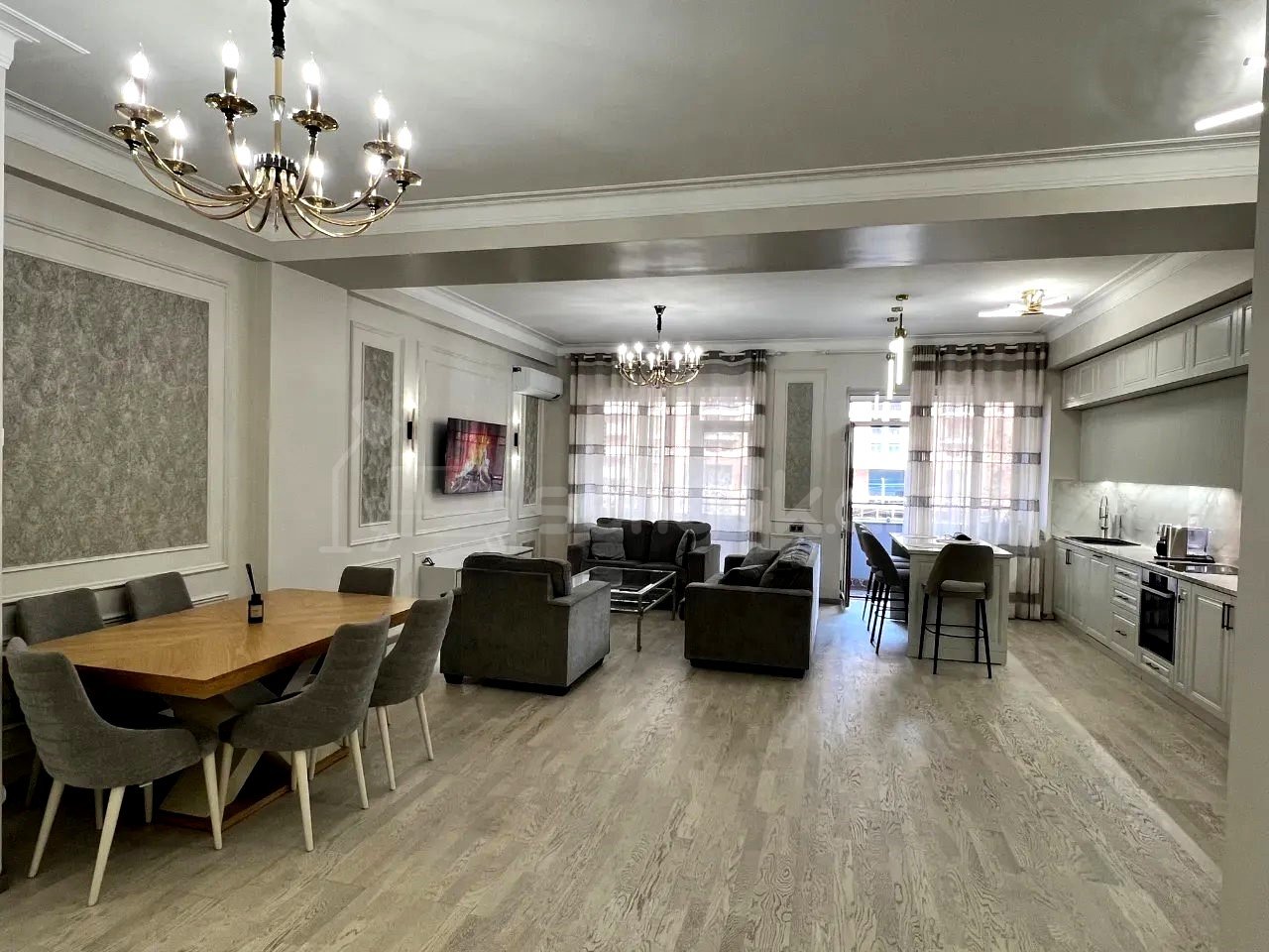 3 Սենյականոց Բնակարան, 115քմ, 3/15 հարկ, Դիզայներական Վերանորոգված